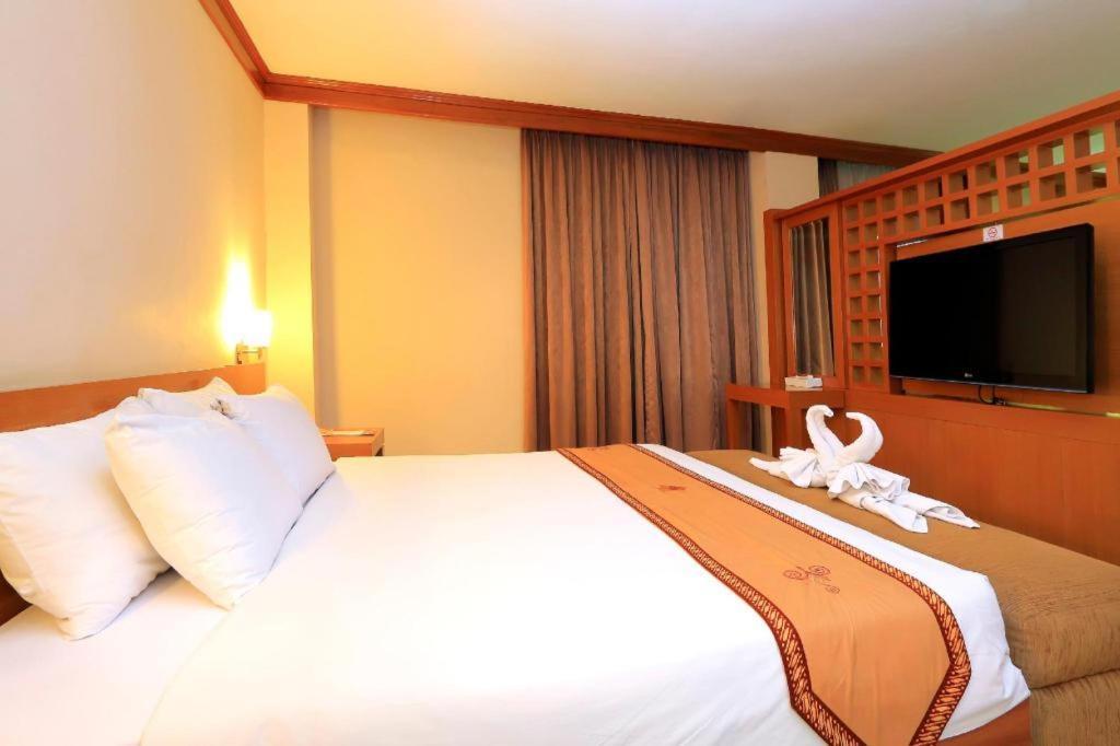 Patra Comfort Jakarta Exterior foto