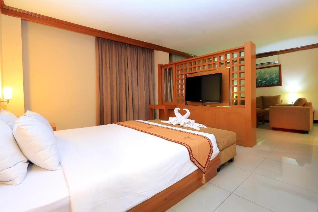 Patra Comfort Jakarta Exterior foto