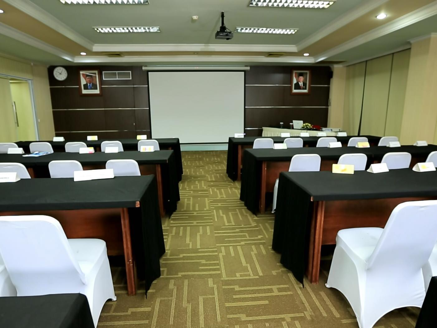 Patra Comfort Jakarta Exterior foto