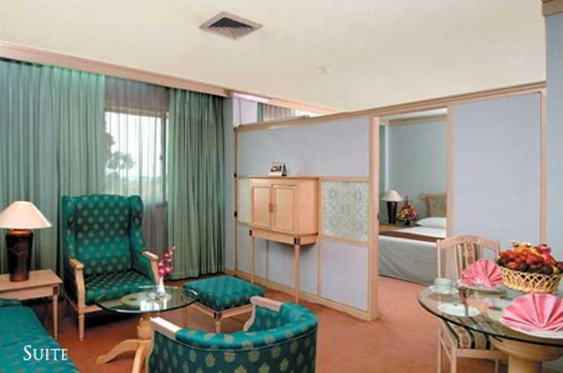 Patra Comfort Jakarta Exterior foto
