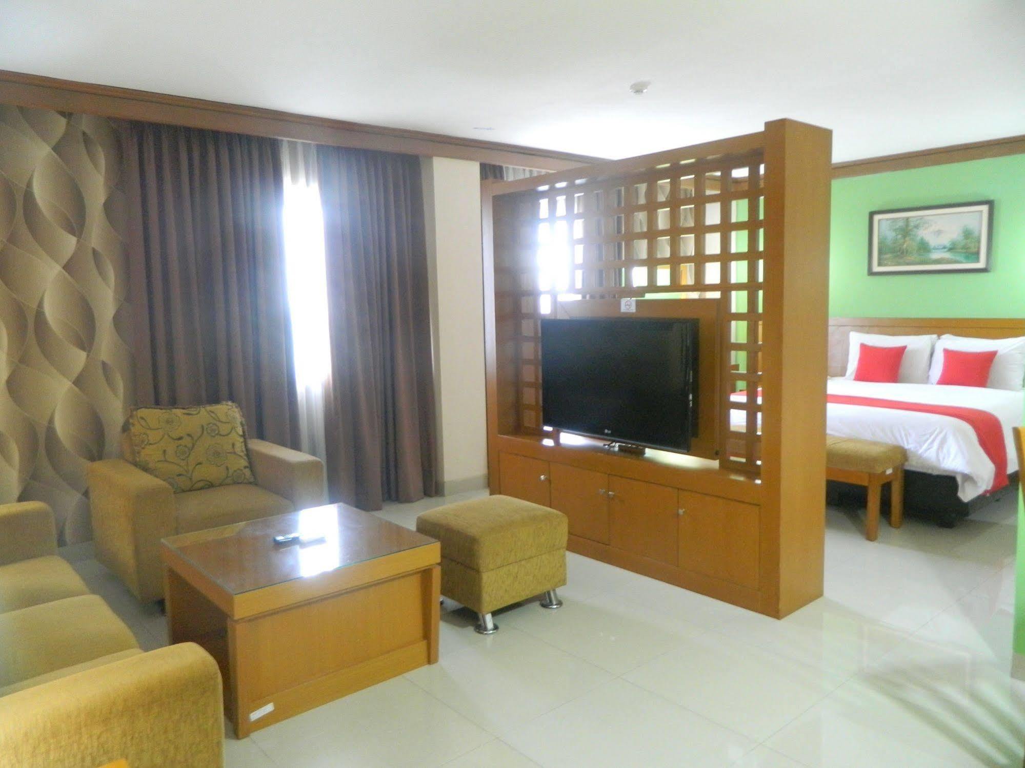 Patra Comfort Jakarta Exterior foto