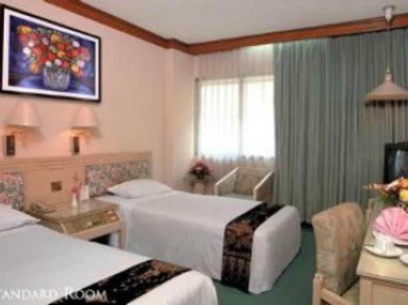 Patra Comfort Jakarta Exterior foto
