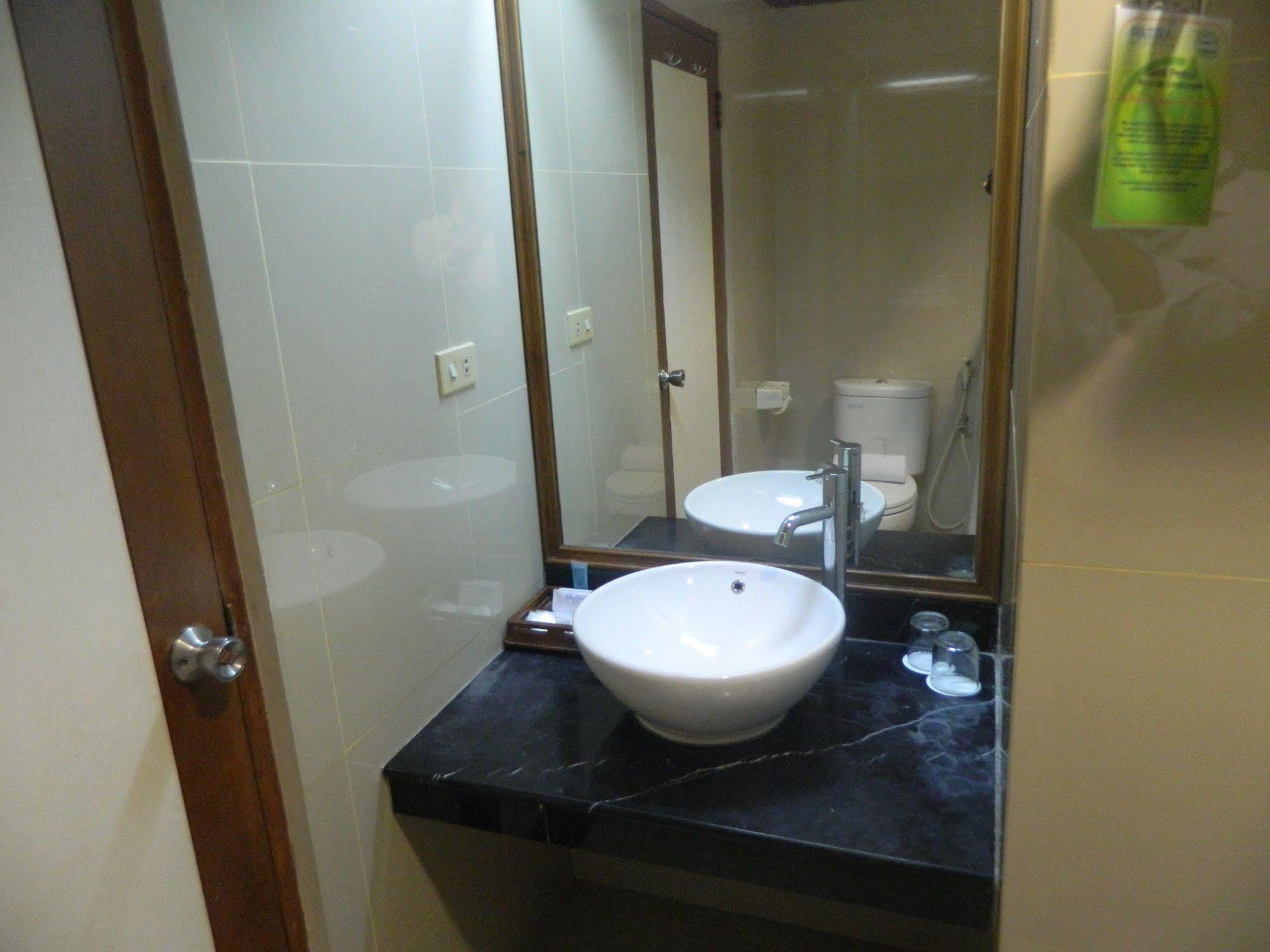Patra Comfort Jakarta Exterior foto