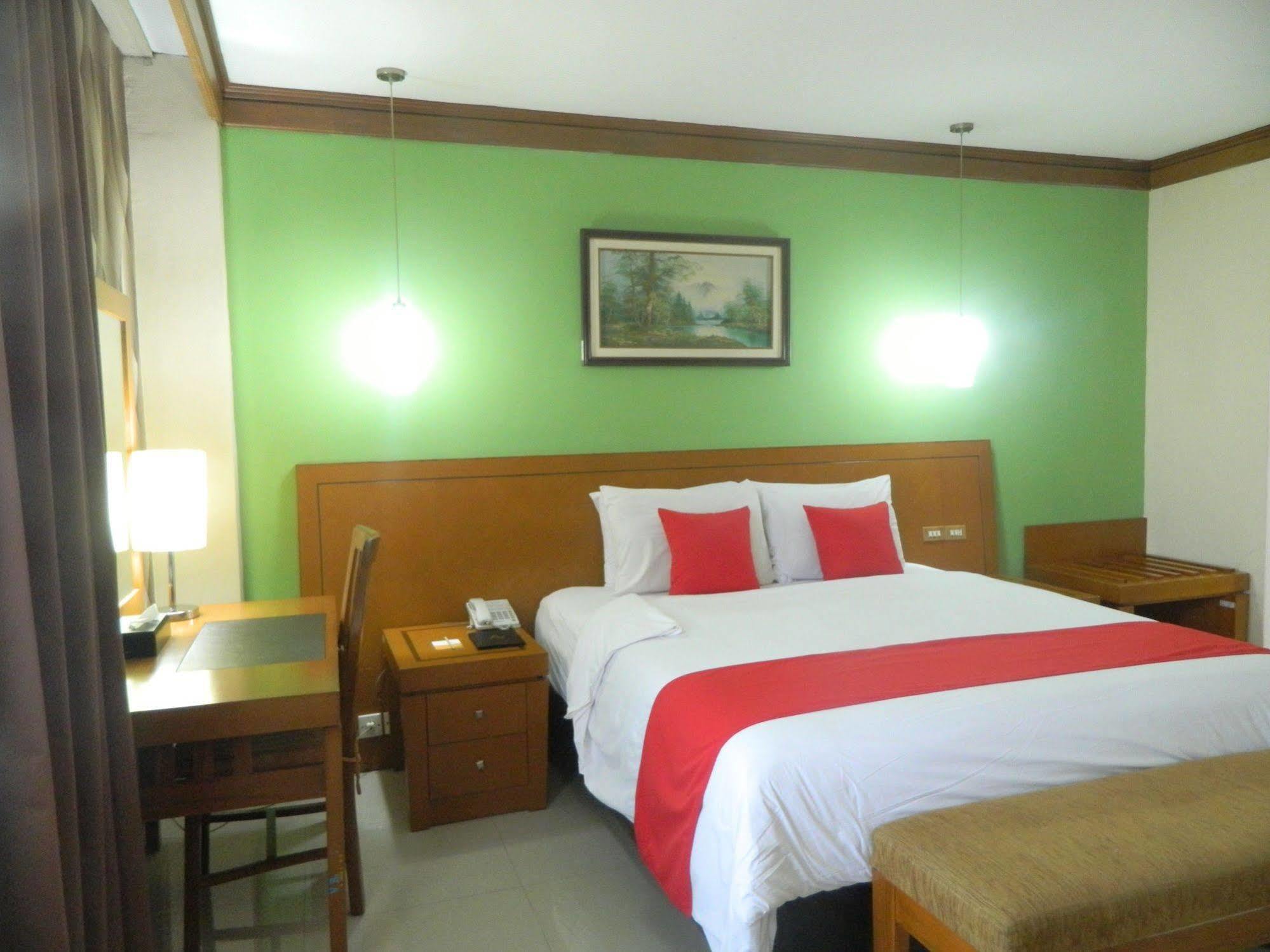 Patra Comfort Jakarta Exterior foto