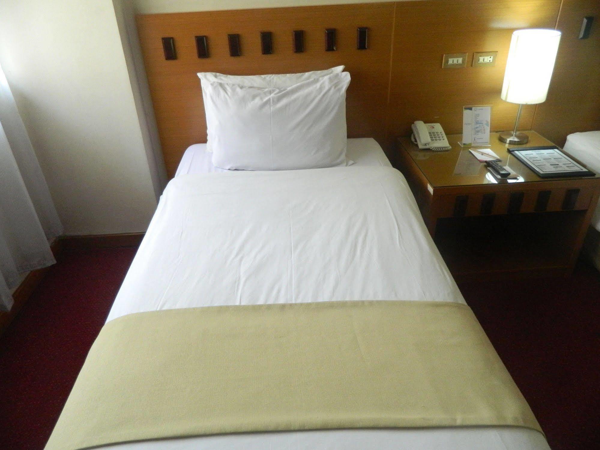 Patra Comfort Jakarta Exterior foto