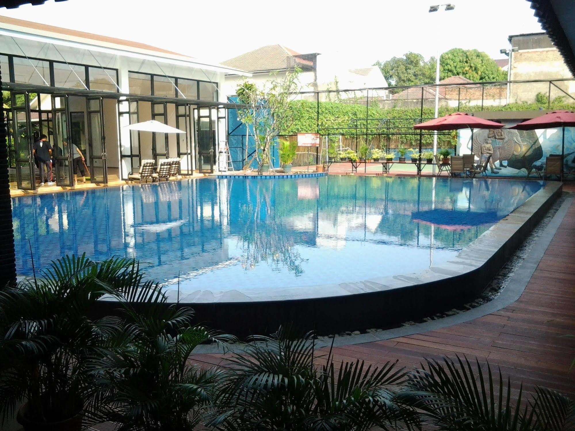 Patra Comfort Jakarta Exterior foto